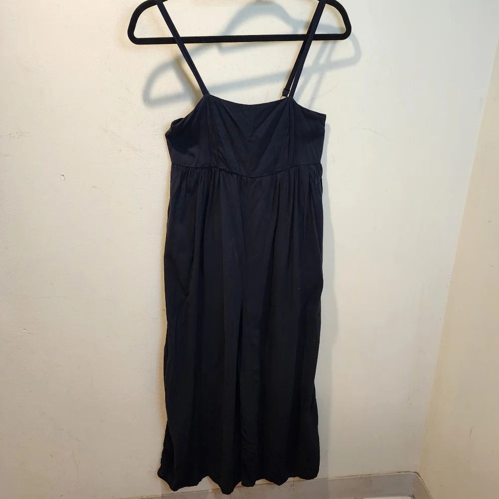 Urban Outfitters elegant black